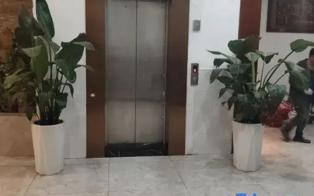 Luoping Zhijia Hotel