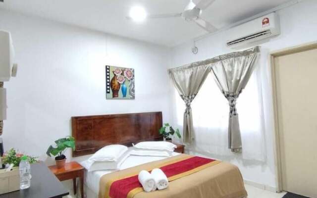 Homestay Ainis Guest House