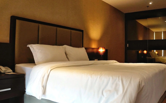 Royal Suite Condotel – Guest Rooms – Medan