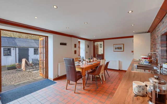 Spacious Characterful House W/views & Large Garden