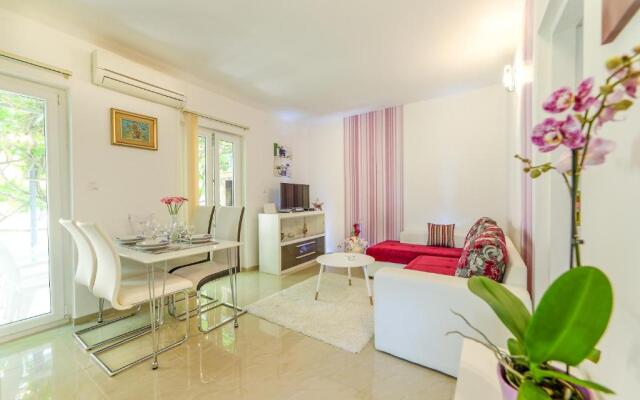 Holiday Home & Apartments Primavera
