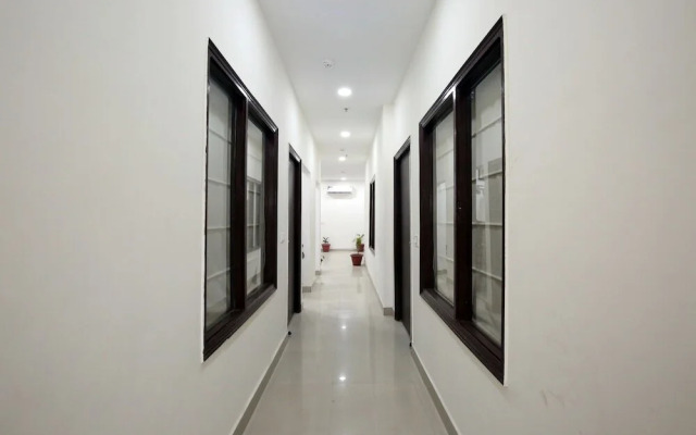 Hotel The Benz By OYO Rooms