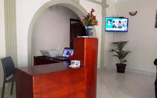 Emra Hotel