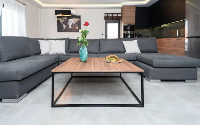 Cattleya Luxury Apartment