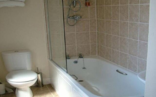 Aberdour Hotel & Stables Rooms