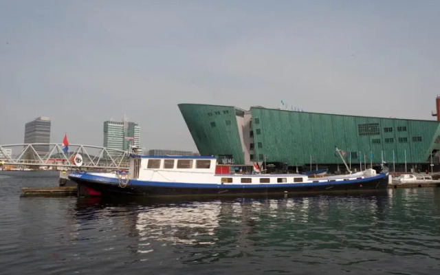 Houseboat NEMO