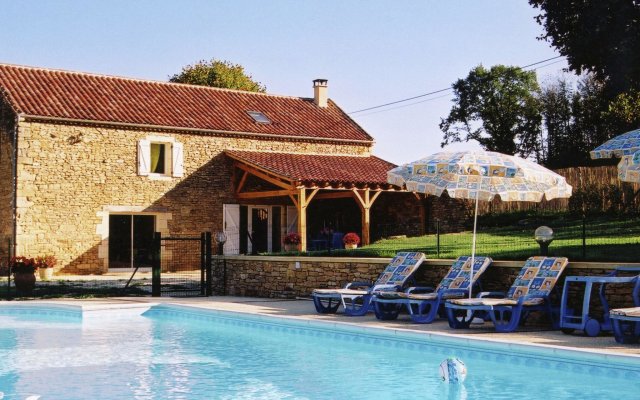 Beautiful Holiday Home with Pool in Saint-Pompont