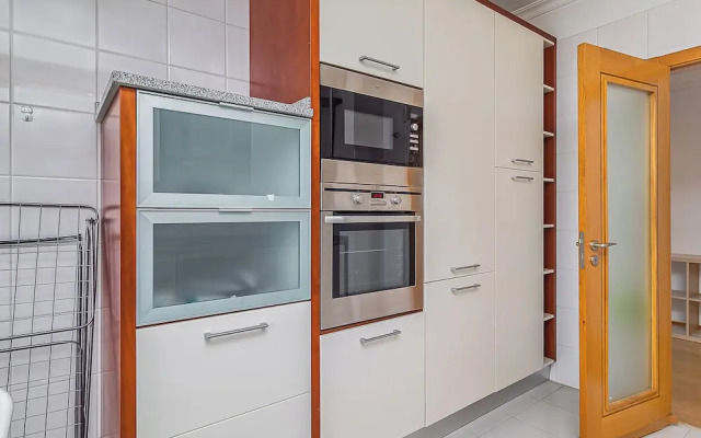 Stylish Stay in Lisbon-Scenic Views