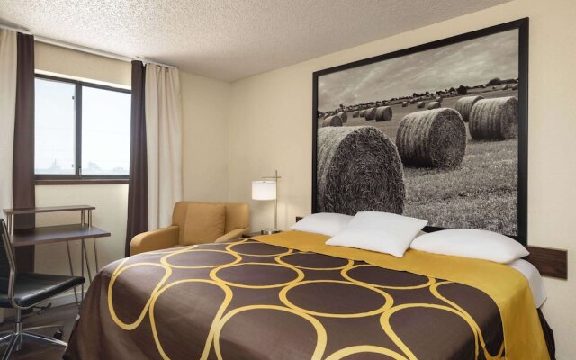 Super 8 by Wyndham Dodge City