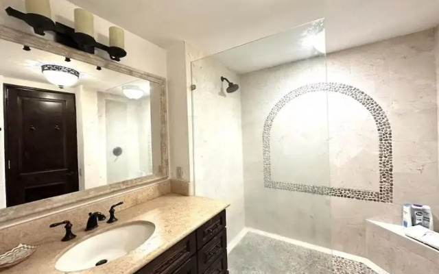 2BD Beach Front Luxury in Cabo