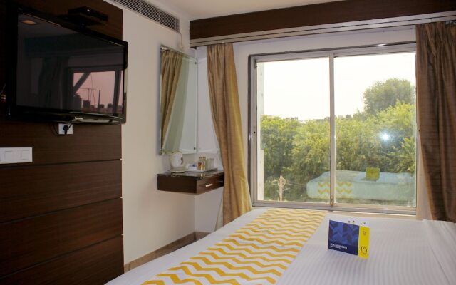 FabHotel Tryfena East of Kailash