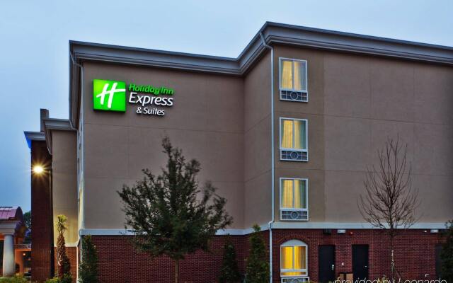 Holiday Inn Express and Suites Savannah - Midtown, an IHG Hotel