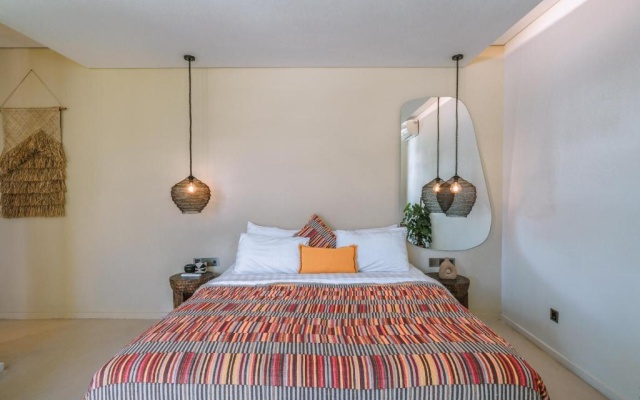 Villa Bull House Amazing 6 bedrooms contemporary villa in Seminyak – Guest Rooms – Kerobokan Kelod
