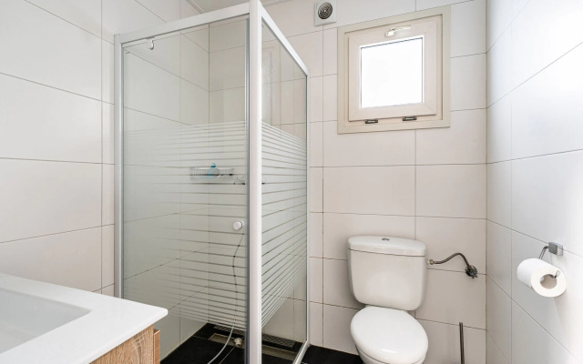 Luxury Holiday Home in Bantega With Harbour and Sloop