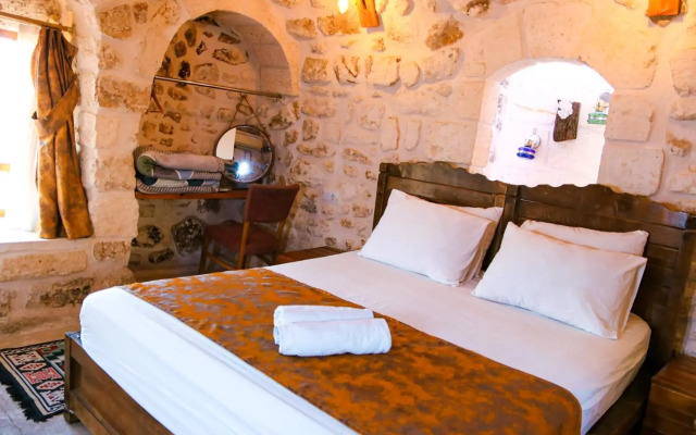 Mons Masius Hotel