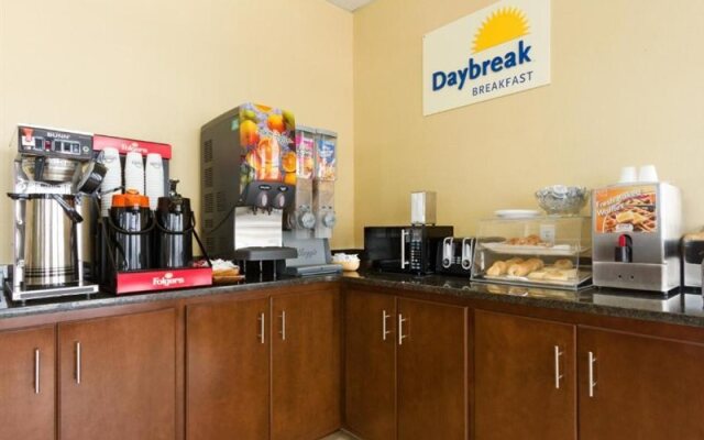 Days Inn White House