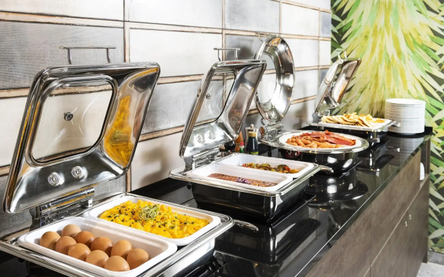 Three Corners Downtown Hotel