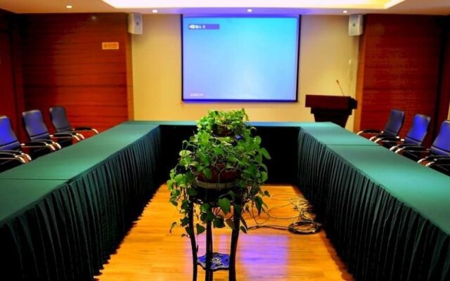 Yanan Rootlots Hotel