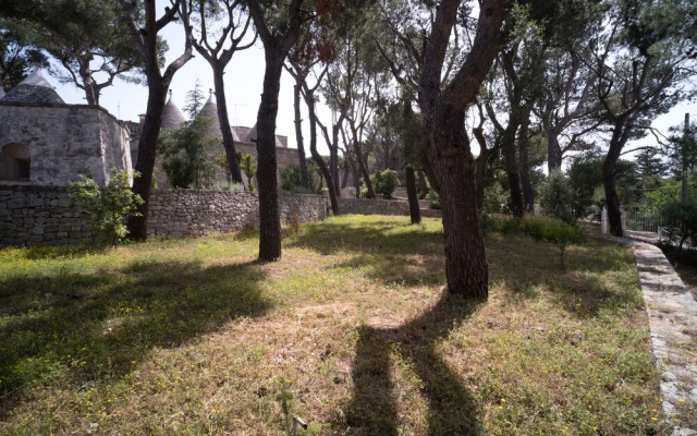 Trullo Bosco Selva Fasano by Typney