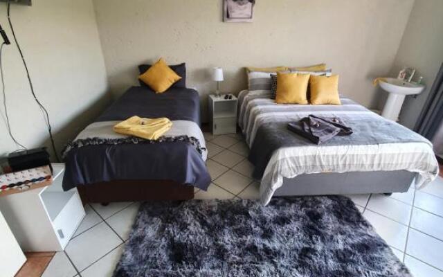 Life Tours & Accommodation