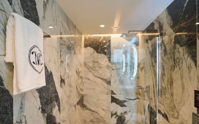 Monarco Executive Rooms