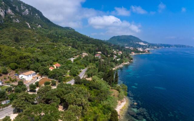 Kaliva Country House with private beach access and pool