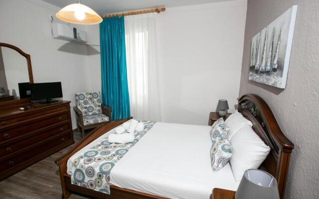 Joanna's Residence