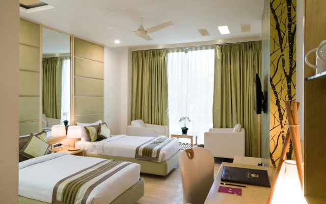 Xenious LN Courtyard Hotel