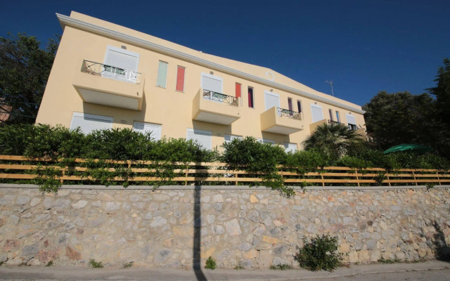 Point Twins Apartments