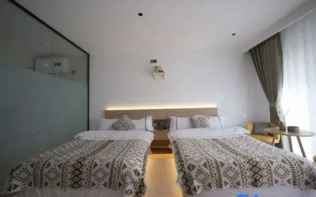 Yining City White Love Lane to Homestay (Liuxing Street Branch)