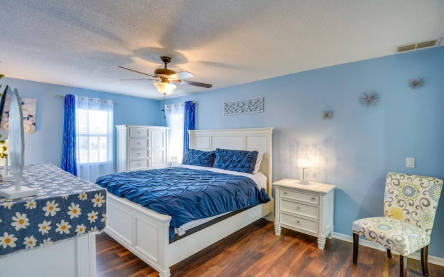 Chic Palm Coast Escape: Lanai & Heated Pool!