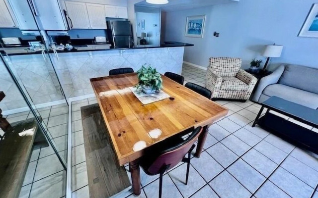 Pelican Beach 0404 1 Bedroom Condo by Pelican Beach Management