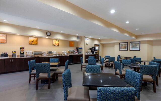 Comfort Suites DFW Airport