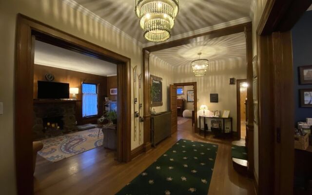 Fernweh Inn & Hostel