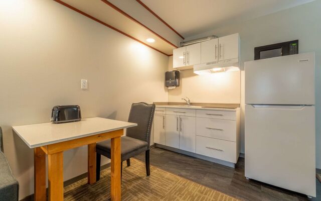 Quality Inn Sunshine Suites