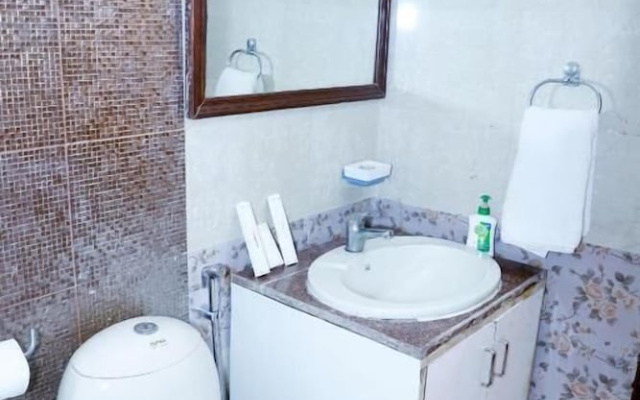 Fortune Home Service Apartment 3Bhk,E-28 1B Saket
