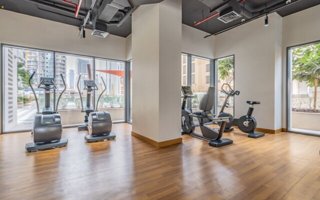 Monty Holiday Home - Serene & Modern Apartment With Burj Khalifa View