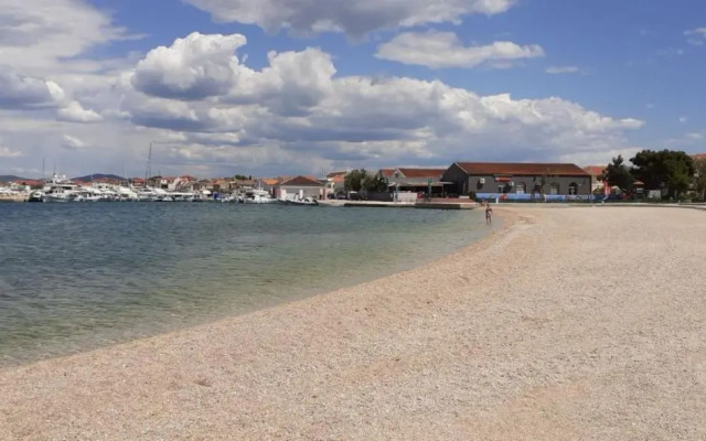 Apartman Mana, Murter