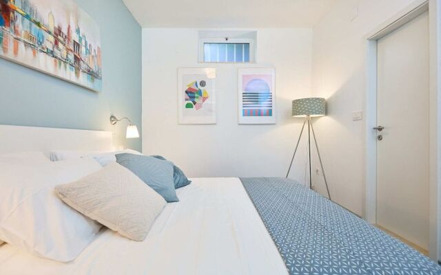 Apartment Aria