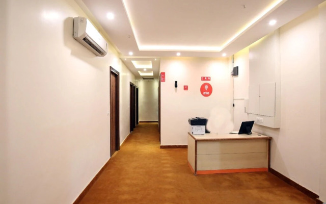 Hotel Royal Woods by OYO Rooms