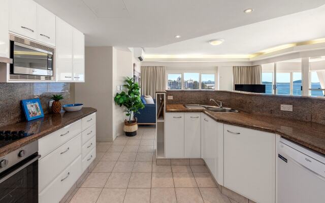 84 The Spit Holiday Apartments