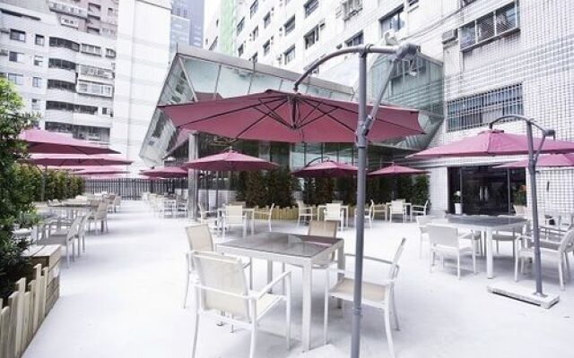 Fine Hotel