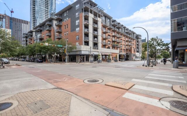 Austin Astonishing 2BD 2BA Downtown Apartment