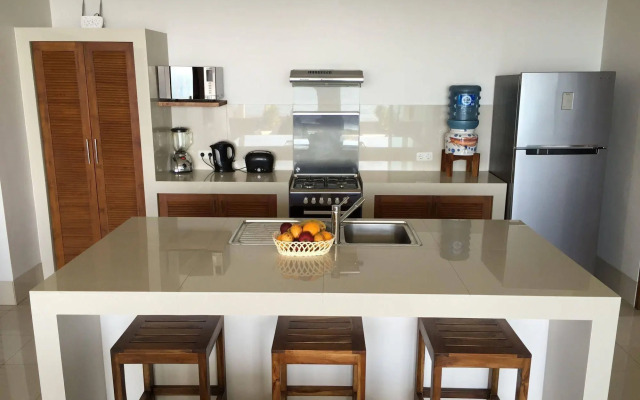 Air Sanih Beach Villa