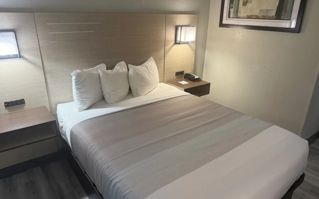 Cambridge Hotel - Kansas City