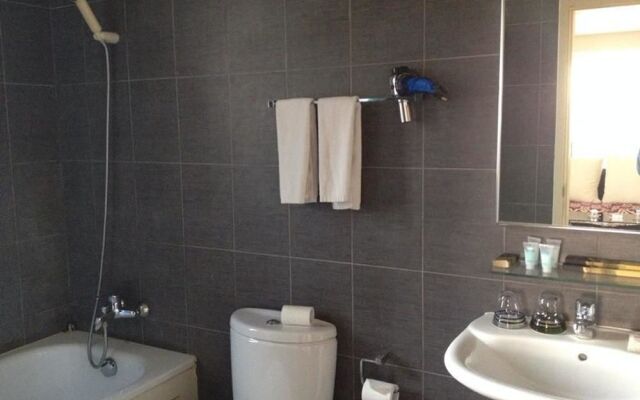 Beijing Guoji Apartment Hotel