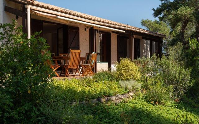Delightful villa in Prades-sur-Vernazobre with Private Pool