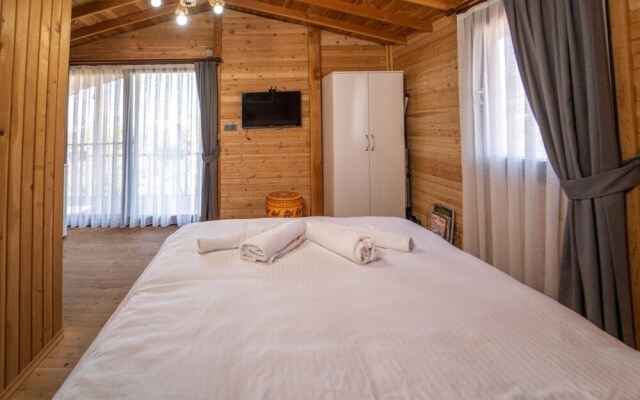 Luxurious Bungalow w Pool and Jacuzzi in Fethiye