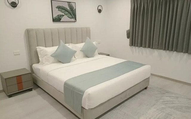 Hibiscus Suites And Residences