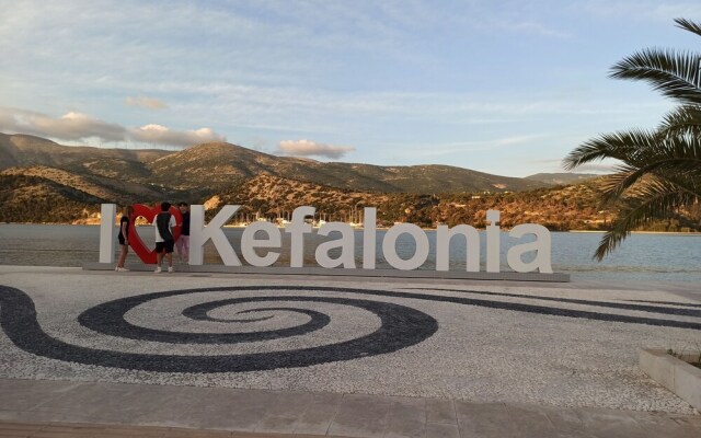 Beautiful Beachfront Apartment In Lixouri, Greece